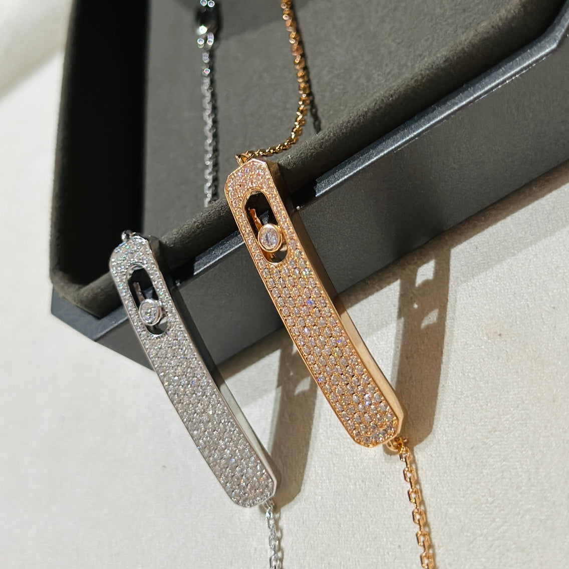 [Twinkle ]MOVE CLASSIQUE DIAMOND PAVED BRACELET