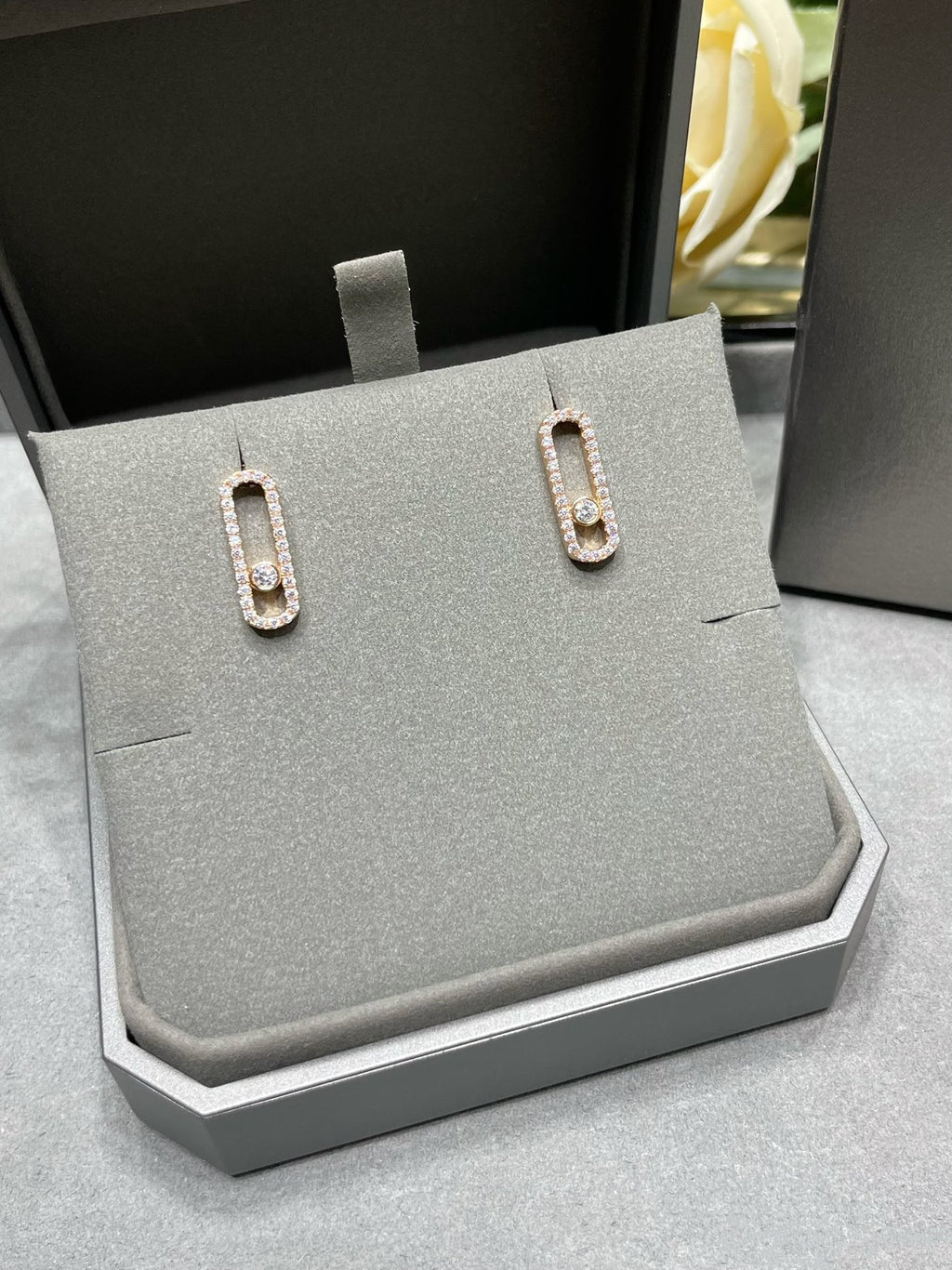 [Twinkle ]MOVE UNO STUD DIAMOND PAVED EARRINGS